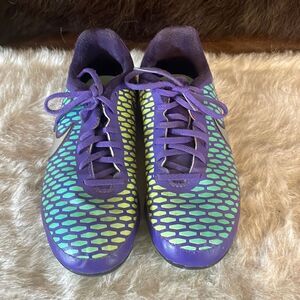 Nike soccer cleats 1.5 (4850)
